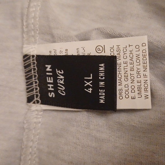 4/$80 New Purplish Pink Floral/Bull Print Tee - Size 4XL (US20) - NWOT - Picture 7 of 9